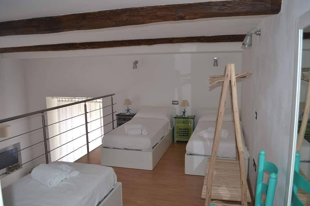 Ganze Wohnung, Toraldo Wohnung im Herzen des historischen Zentrums in Tropea, Vibo Valentia Provinz