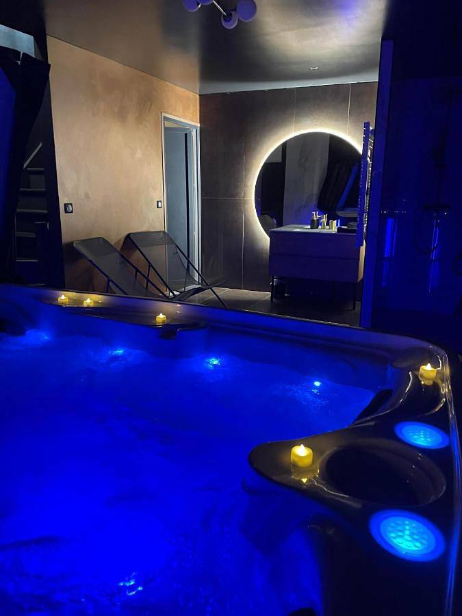 Insolite Escapade avec Spa privatif - Climatisé in Pacy-sur-Eure, Région d'Évreux