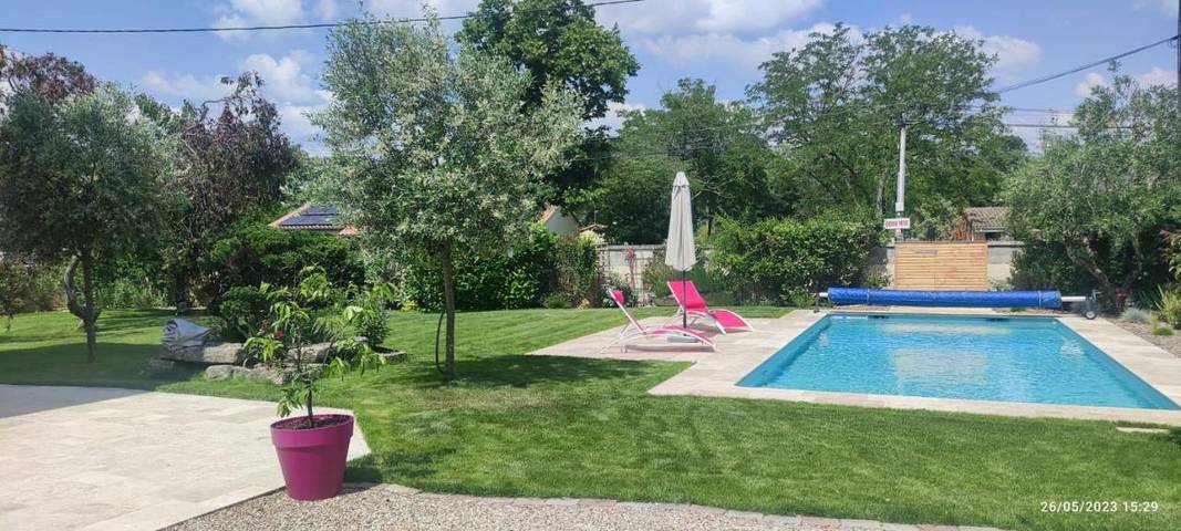 Maison de vacances pour 4 personnes, avec jardin ainsi que terrasse et piscine