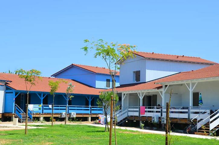 Location de vacances pour 6 personnes, avec terrasse ainsi que sauna et piscine, animaux acceptés dans Marseillan-Plage - 2