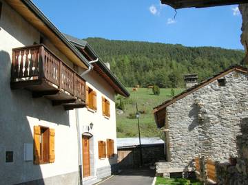 Gîte pour 3 personnes, avec jardin et vue à Bramans