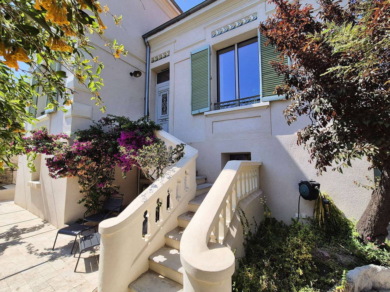 Elegante maison avec un beau jardin, à 150 m de la mer, climatisation, Wifi ... in Saint-Mandrier-sur-Mer, Côte méditerranéenne (France)