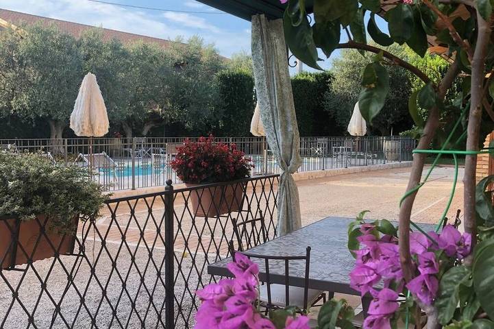 Appartement de vacances pour 5 personnes, avec balcon ainsi que jardin et piscine - 1