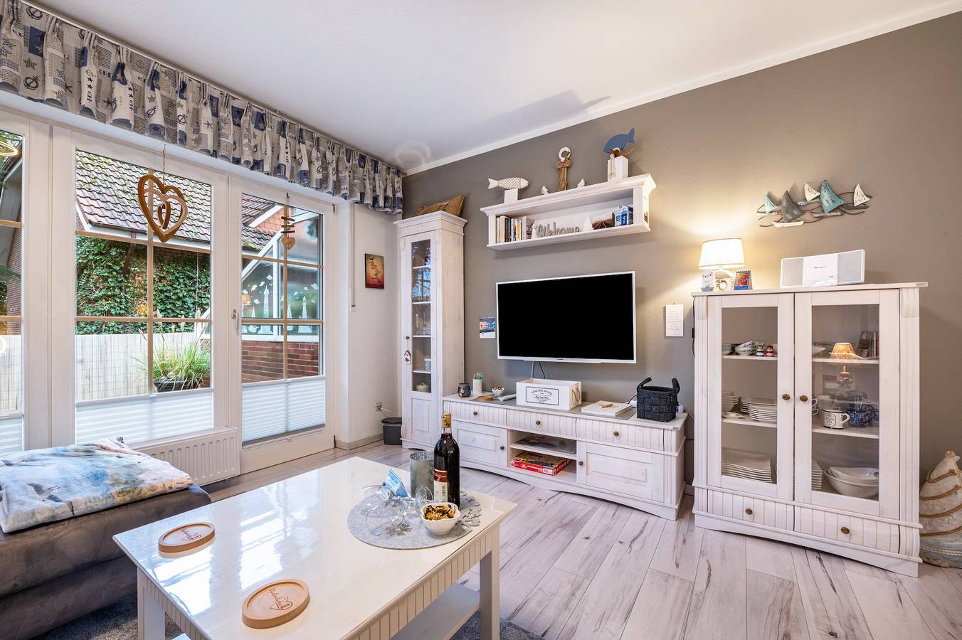 Holiday Home 'Haus Küstenliebe' with Private Terrace and Wi-Fi in Horumersiel, Wangerland