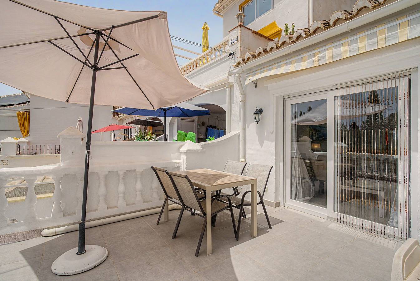 Ganze Wohnung, Apartment 'La Casita De Ana' mit Gemeinschaftspool, privater Terrasse und Wlan in Torrox Costa, Torrox