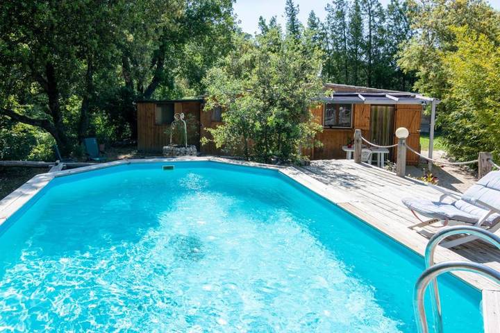 Location de vacances pour 2 personnes, avec piscine ainsi que jardin et vue à Belvézet - 2
