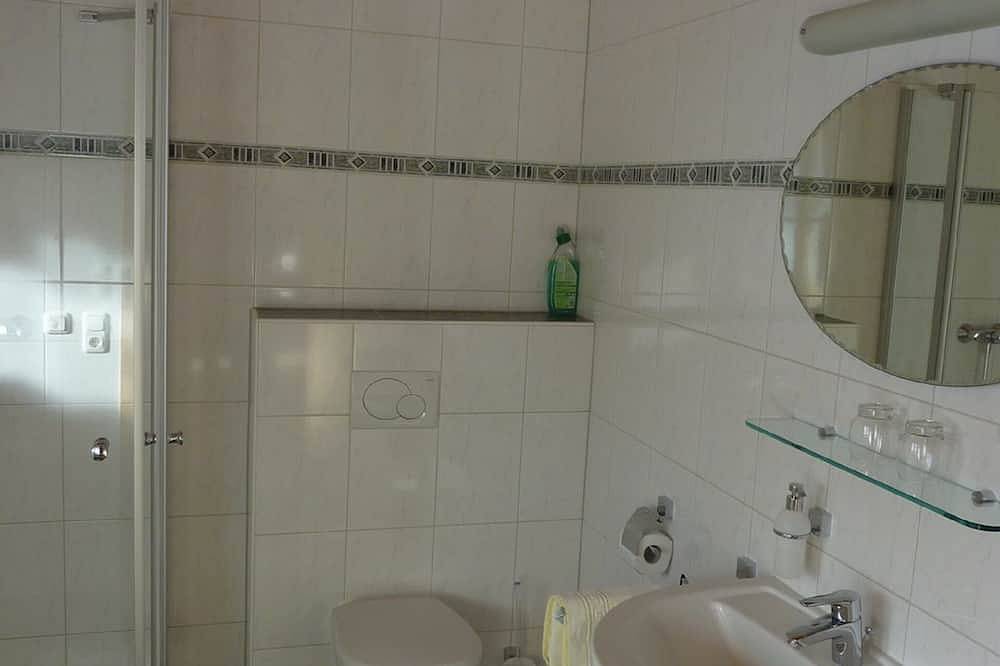 Ganze Wohnung, Neu erbaute konfortable Wohnung mit Wellnessbereich in Jachenau, Walchensee