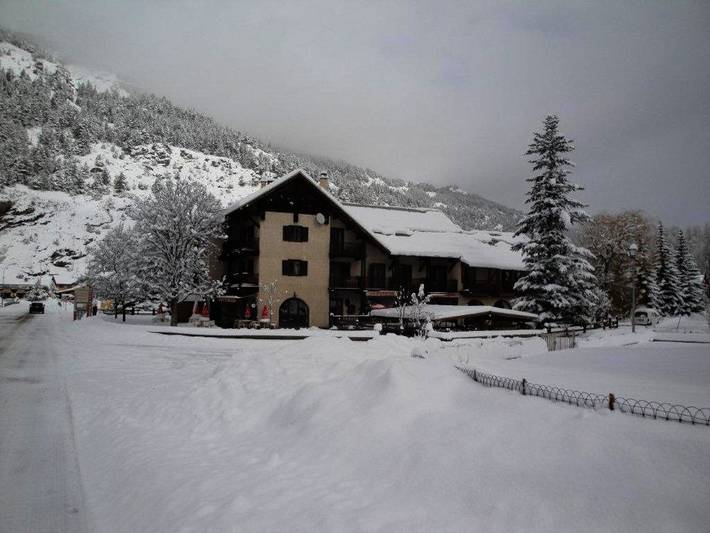 Hôtel pour 2 personnes, avec vue ainsi que balcon et jardin à Château-Ville-Vieille - 2