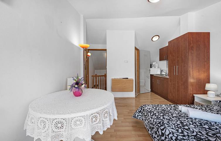 Ferienwohnung für 2 Personen, mit Terrasse in Vodice - 2