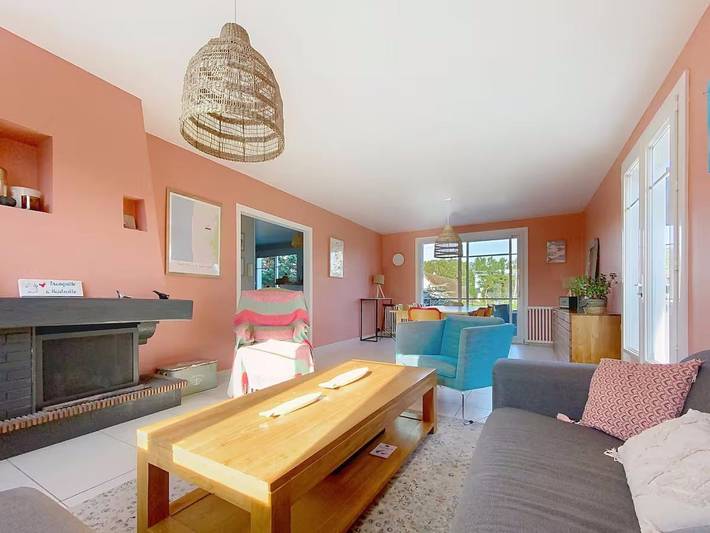 Gîte pour 10 personnes, avec terrasse ainsi que jardin et jacuzzi à Hauteville-sur-Mer - 4
