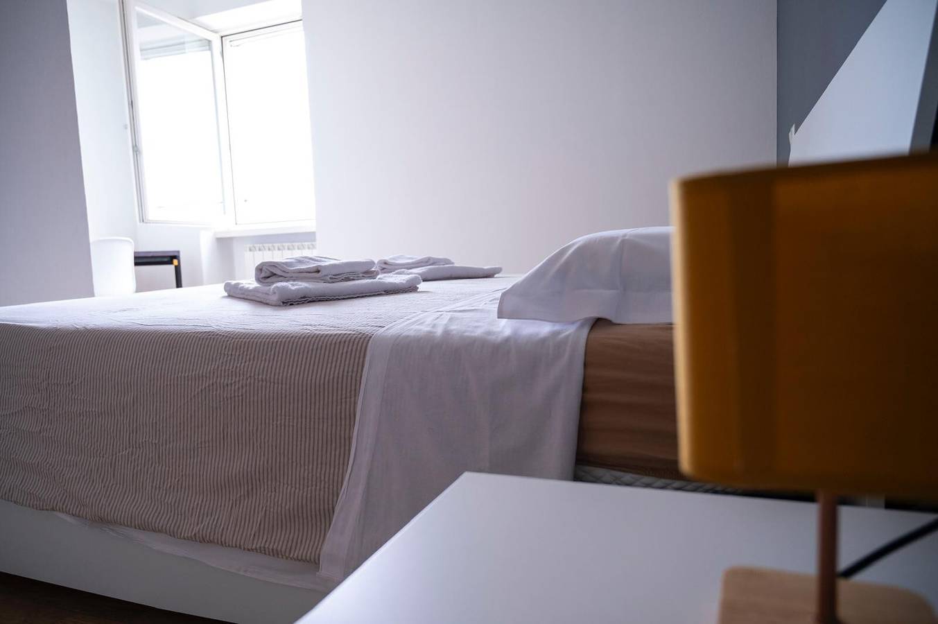 Entire apartment, Apartment 'Enzina' with Wi-Fi and Air Conditioning in Bergamo, Bergamo Province