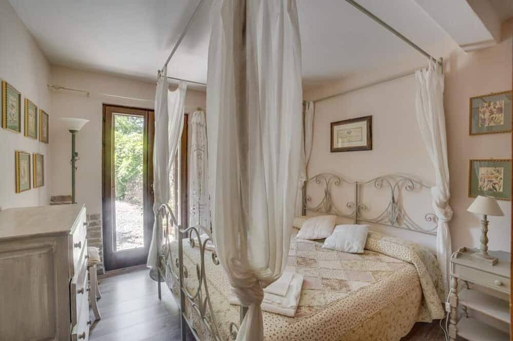 Bellissima villa nel parco con vista spettacolare e piscina in Spoleto, Perugia e dintorni