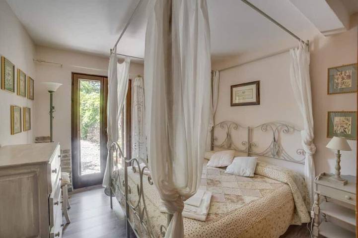 Bellissima villa nel parco con vista spettacolare e piscina in Spoleto, Perugia e dintorni