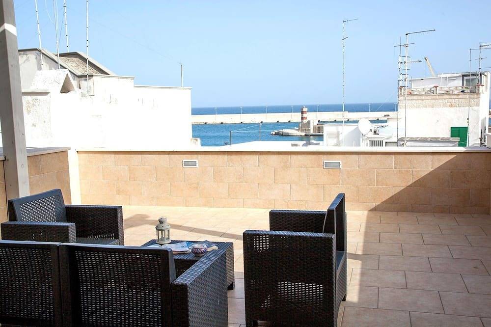 Apartamento entero, Apartamento característico en Monopoli para seis personas con impresionantes vistas al mar in Cala Porta Vecchia, Monopoli