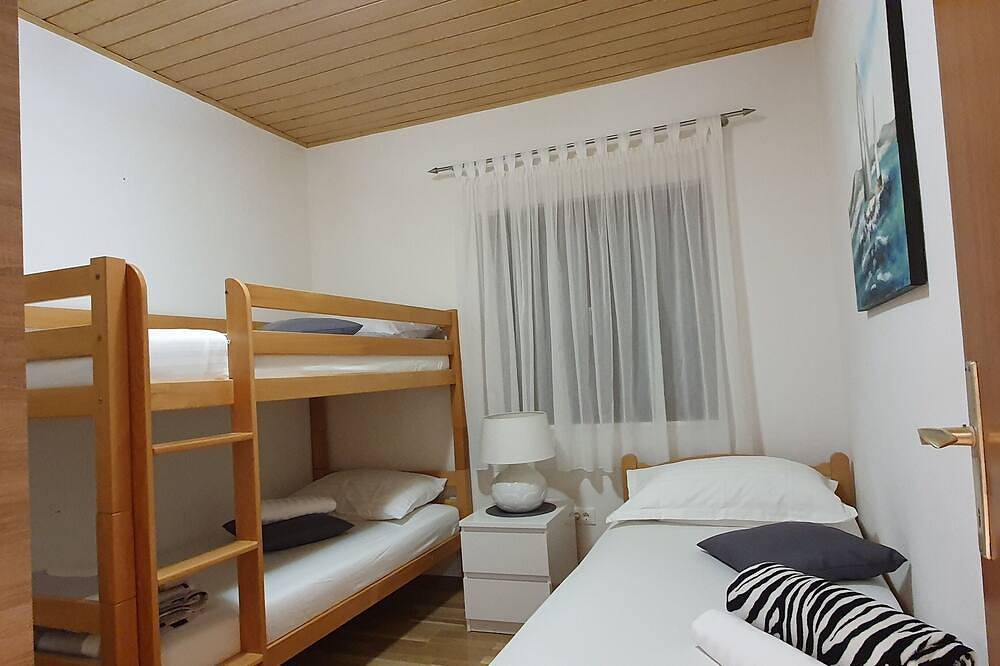 Ferienhaus Jass In Der Nähe Von Makarska Riviera in Makarska Riviera