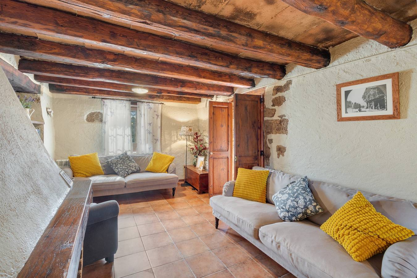 Casa Rural La Moixella : mas catalane de 1780 avec piscine privée et vue sur les Pyrénées in Lladurs, Province de Lérida