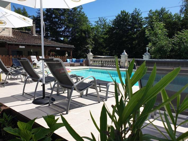 Location de vacances pour 3 personnes, avec terrasse et vue ainsi que jardin et piscine dans Mareuil en Périgord - 4