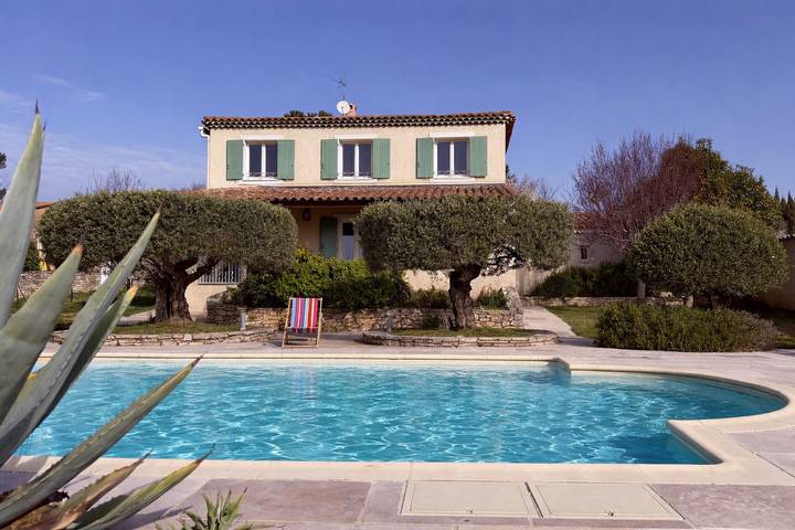 Location de vacances pour 7 personnes, avec jardin et terrasse à Reillanne