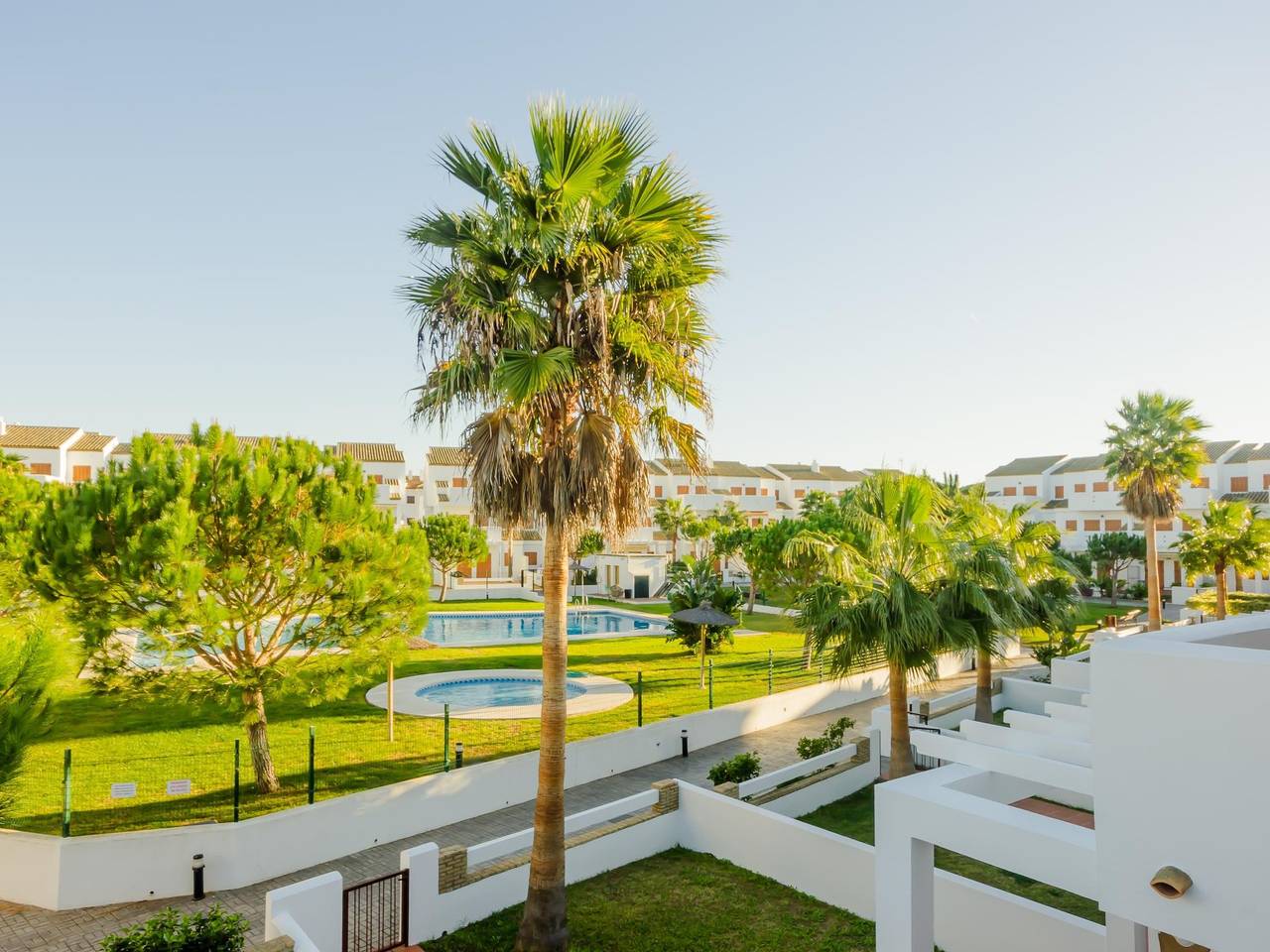 Entire holiday apartment, With pool, 600 mts from La Barrosa beach in Playa La Barrosa, Chiclana de la Frontera