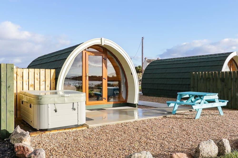 The Wheelhouse Pod No. 1, romantic in Burtonport, County Donegal in Glenties, County Donegal