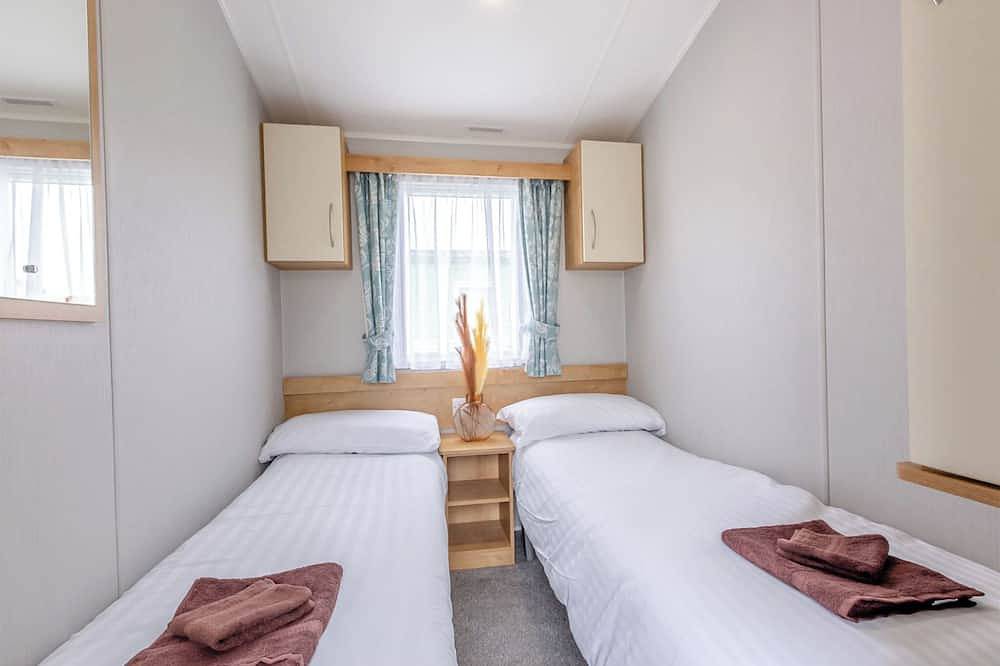 Bronze 2 Bedroom Caravan, Sleeps 4 in California (Great Yarmouth), Great Yarmouth