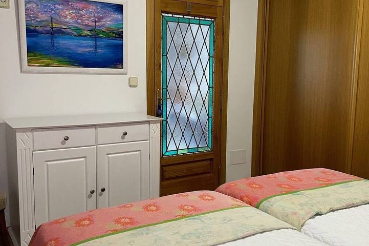 Remanso Azul Casa de huéspedes con increíbles vistas, piscina y jardín in Domaio, Moaña