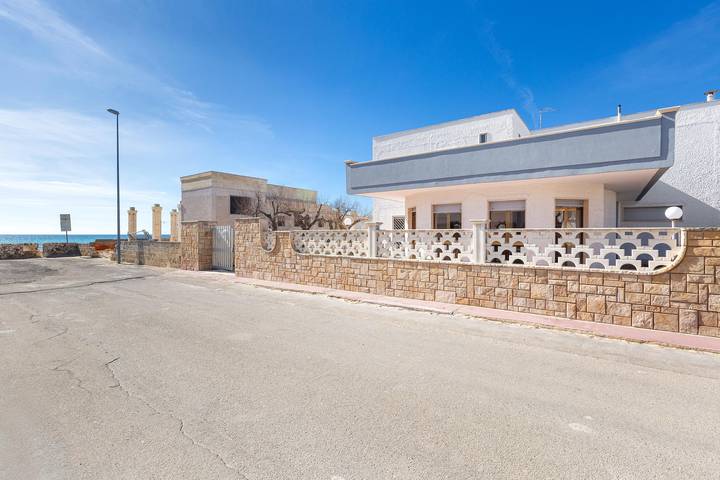 Ferienhaus für 8 Personen, mit Garten in Torre Lapillo