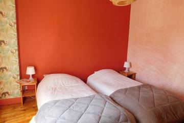 Maison De Vacances pour 9 Personnes dans Saint-Nectaire, Région de Besse-et-Saint-Anastaise, Photo 2