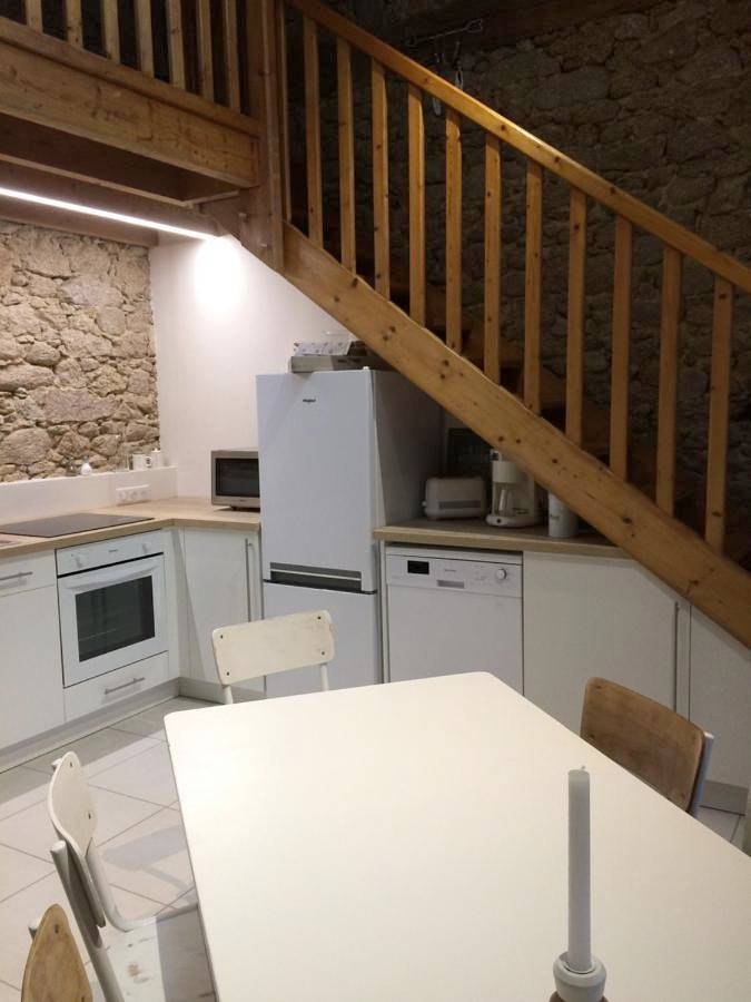 Location de vacances pour 9 personnes, avec piscine et vue ainsi que jardin et vue sur le lac, adapté aux familles à Saint-Malô-du-Bois - 3