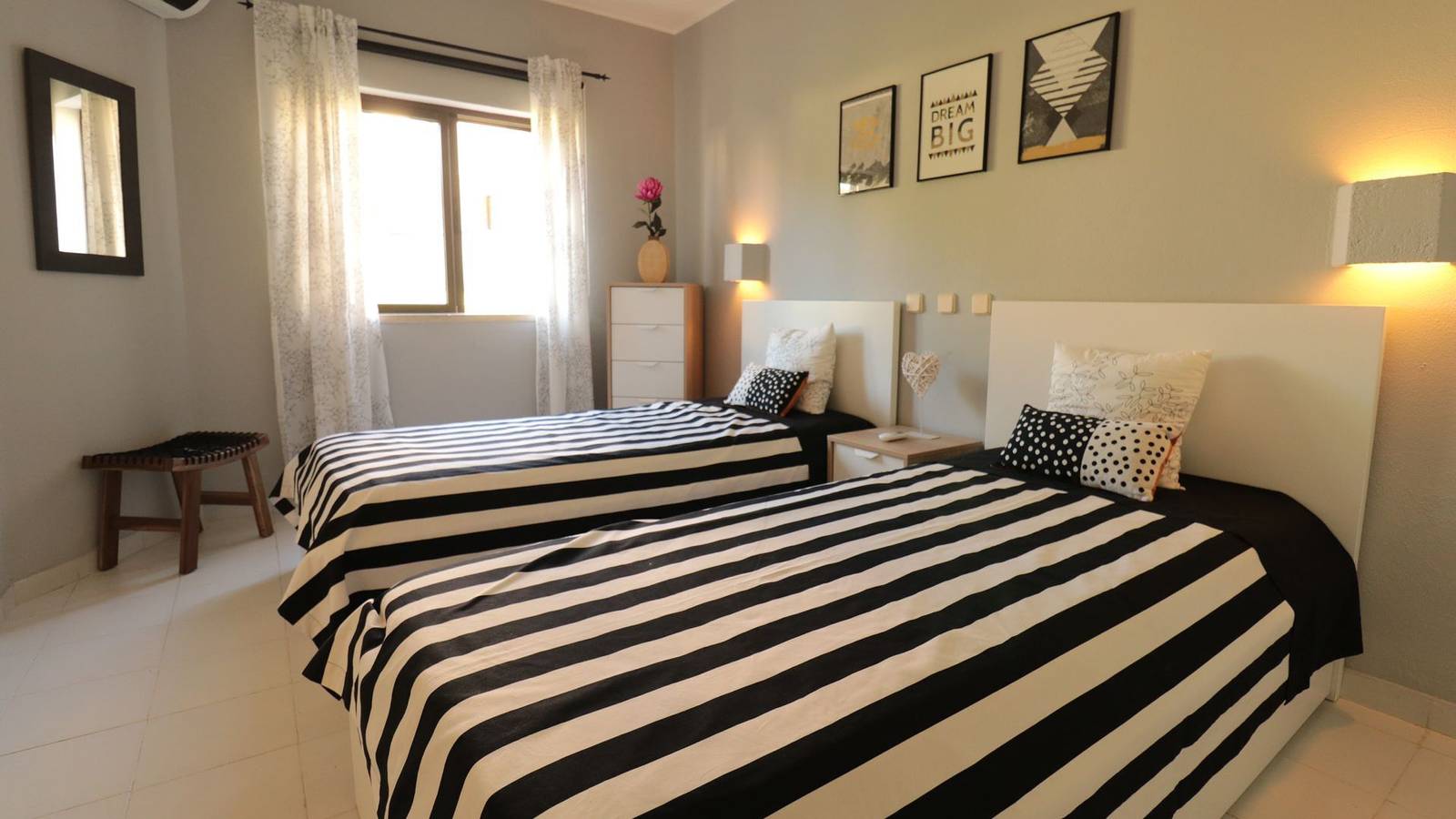 Appartement entier, Appartement de vacances pour 4 personnes avec balcon in Alvor, District de Faro