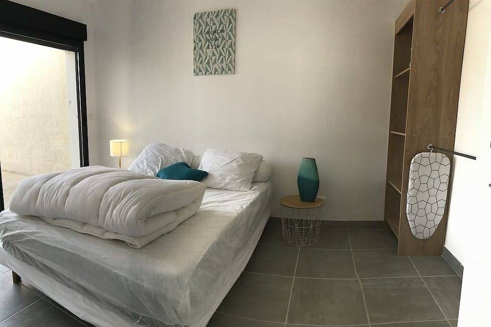 Renovated house, 300m from the beach, with a boule court in La Brée-les-Bains, Côte de Beauté