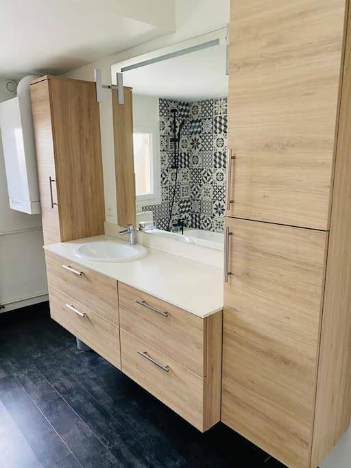 Appartement entier, One-Bedroom Apartment in Gevrey-Chambertin, Région de Dijon