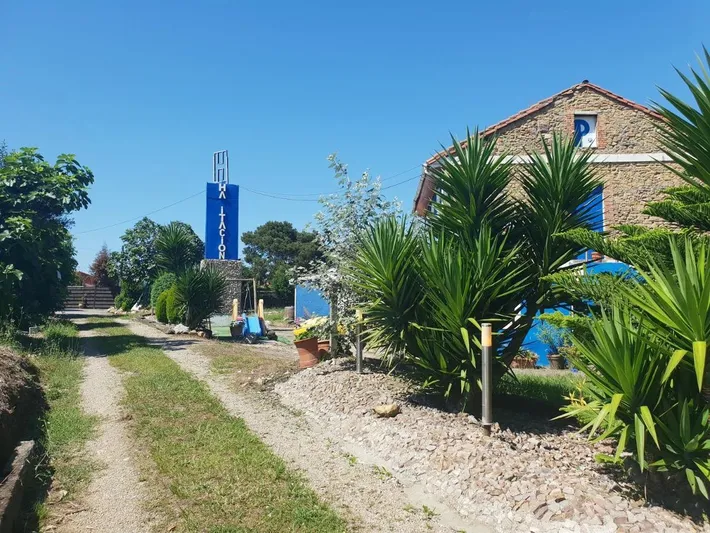 Casa de huéspuedes para 5 personas, con jardín y vistas, Se admiten mascotas - 1