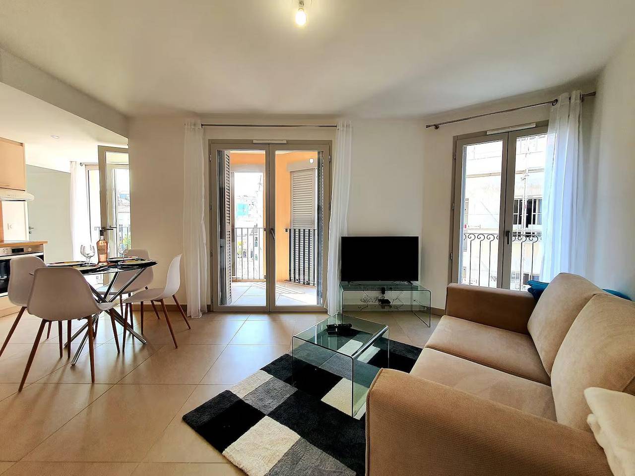 Geheel appartement, Vakantieappartement voor 4 personen met balkon in Antibes, Cannes regio