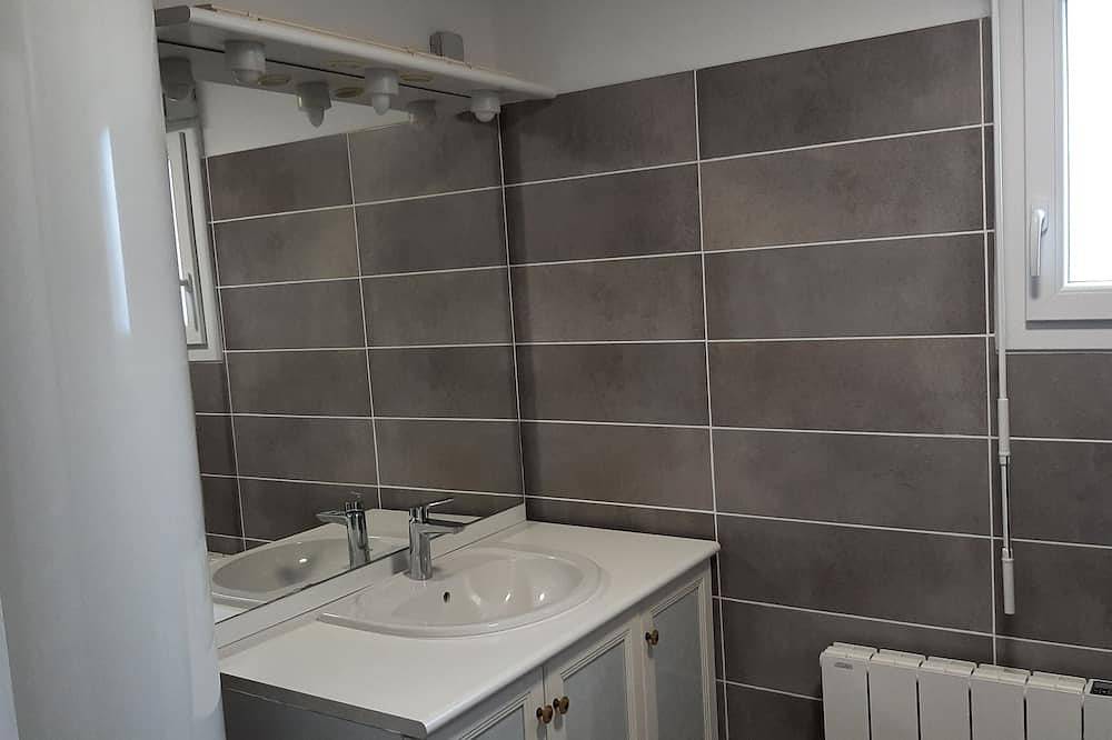 Appartement entier, La Lanzardiere : le Galion Appartement à 250 m de La mer in Cancale, Baie du Mont-Saint-Michel