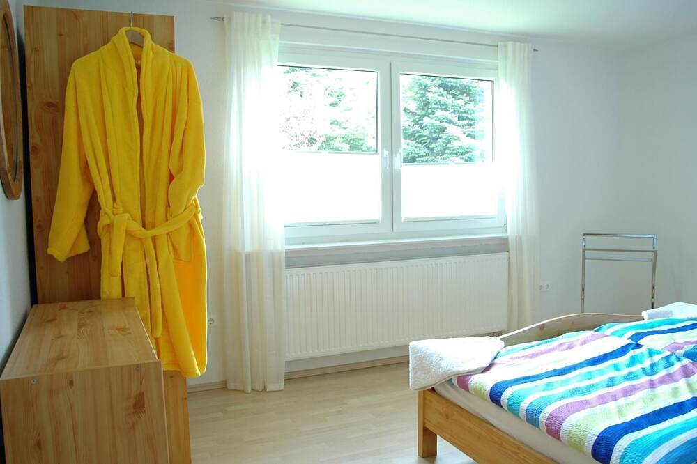 Mit Indoorpool, Garten und Partyraum in Geestland, Cuxland