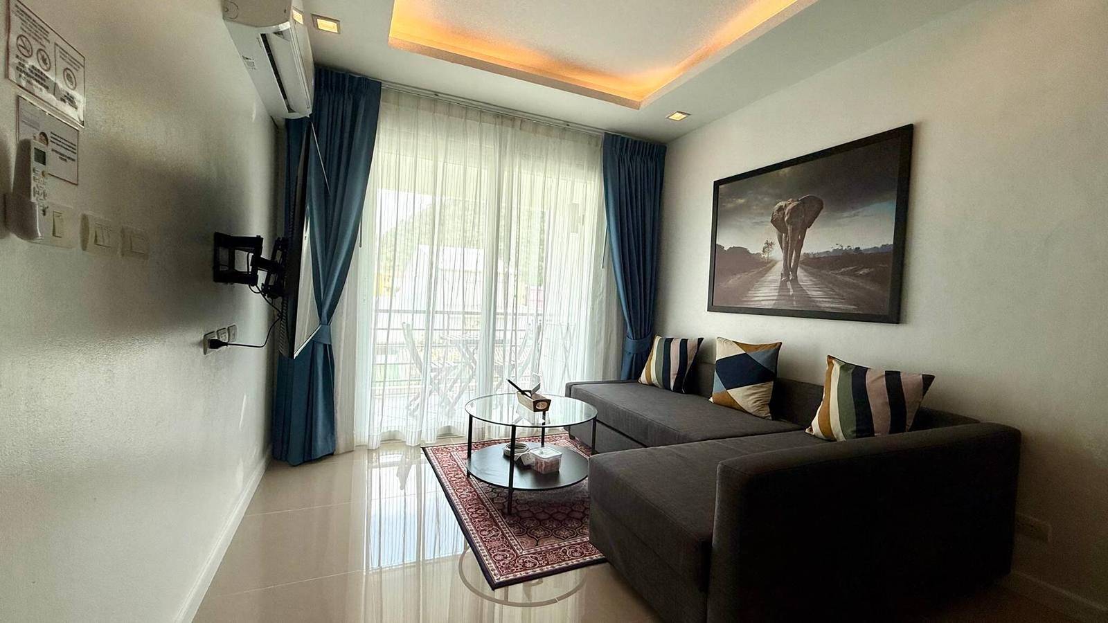 Ganze Ferienwohnung, 6-20 2 Schlafzimmer und 2 Badezimmer 1 km zu Fuß zum Patong Beach in Patong Beach, Phuket
