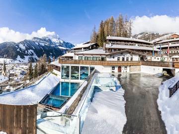 Ferienwohnung für 8 Personen, mit Balkon und Sauna sowie Garten in Matrei in Osttirol