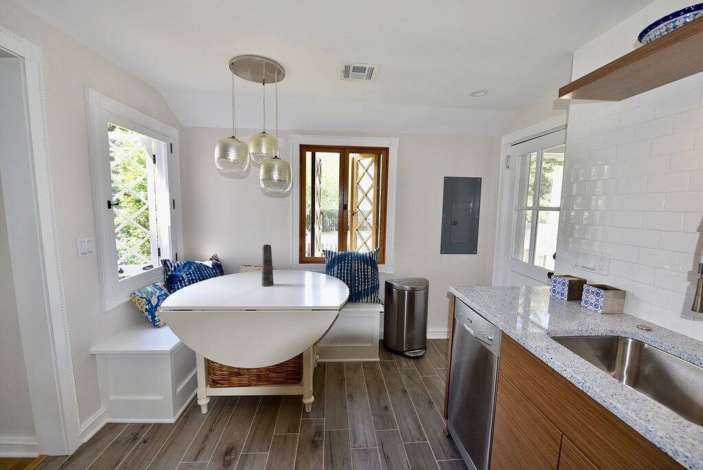 Historisches Cottage mit Blick auf den Twilight Lake - zu Fuß zum Strand und zum Bay Head Village in Bay Head, Ocean County