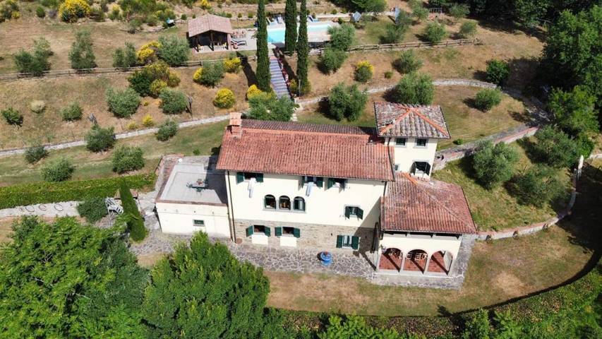 Villa per 12 persone, con Balcone e Terrazza nonché Giardino e Piscina a Poppi