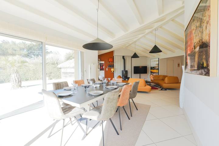 Location de vacances pour 8 personnes, avec Terrasse ainsi que Jardin et Piscine à Talmont-Saint-Hilaire - 3
