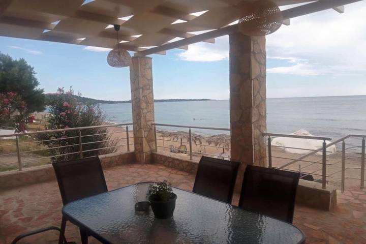 Ferienwohnung für 7 Personen, mit Terrasse und Ausblick in Agios Ilias - 4