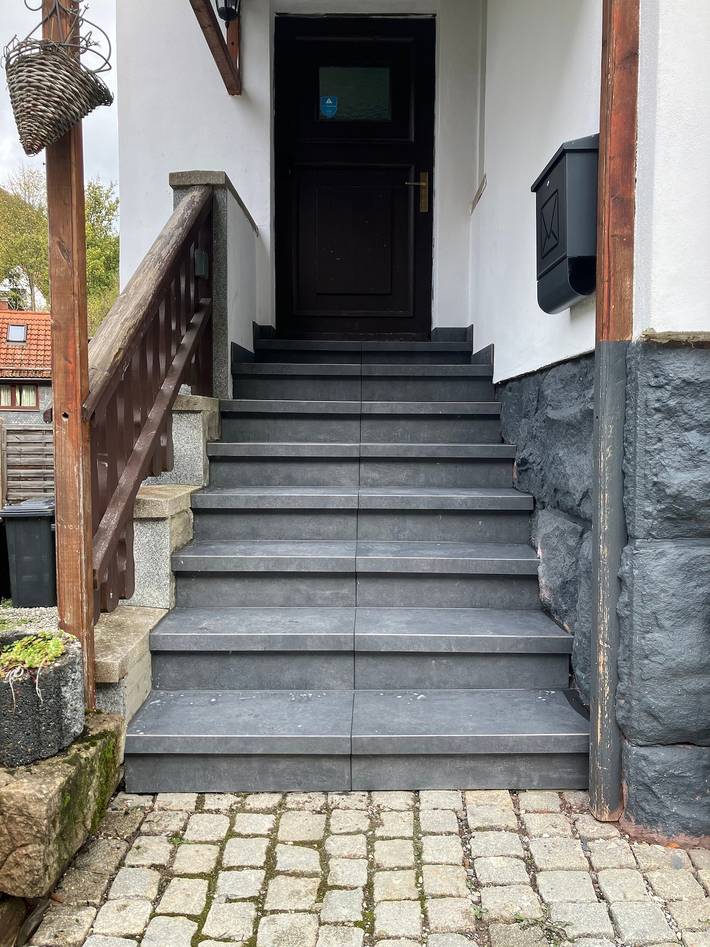 Haus Waldberg : maison de vacances élégante avec grand jardin et véranda couverte in Unterschönau, Rennsteig