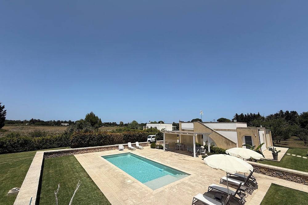 Villa Malepè with private pool in Torre Saracena, Melendugno