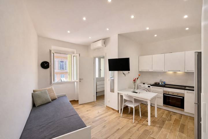 Holiday rental for 2 people in Menton