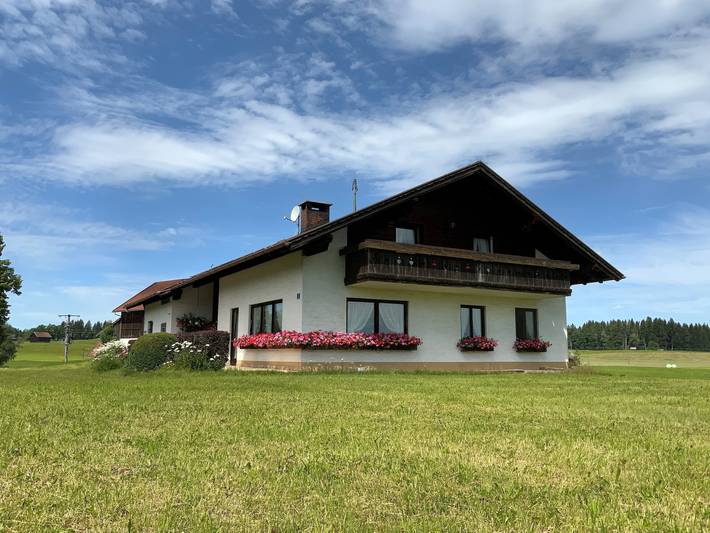 Ferienwohnung für 5 Personen, mit Balkon und Garten sowie Seeblick im Pfaffenwinkel