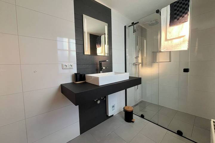 Lodge für 4 Personen, mit Garten in der Eifel - 3