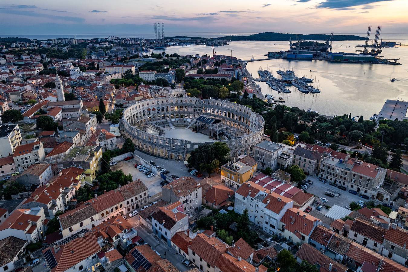 Ganze Wohnung, Tina & Denis - Apt Denis with Terrace and Garden in Pula-Medulin, Pula