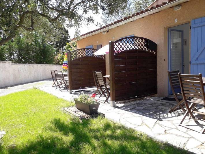 Location de vacances pour 2 personnes, avec piscine ainsi que terrasse et jardin à Saint-Paul-en-Forêt - 2