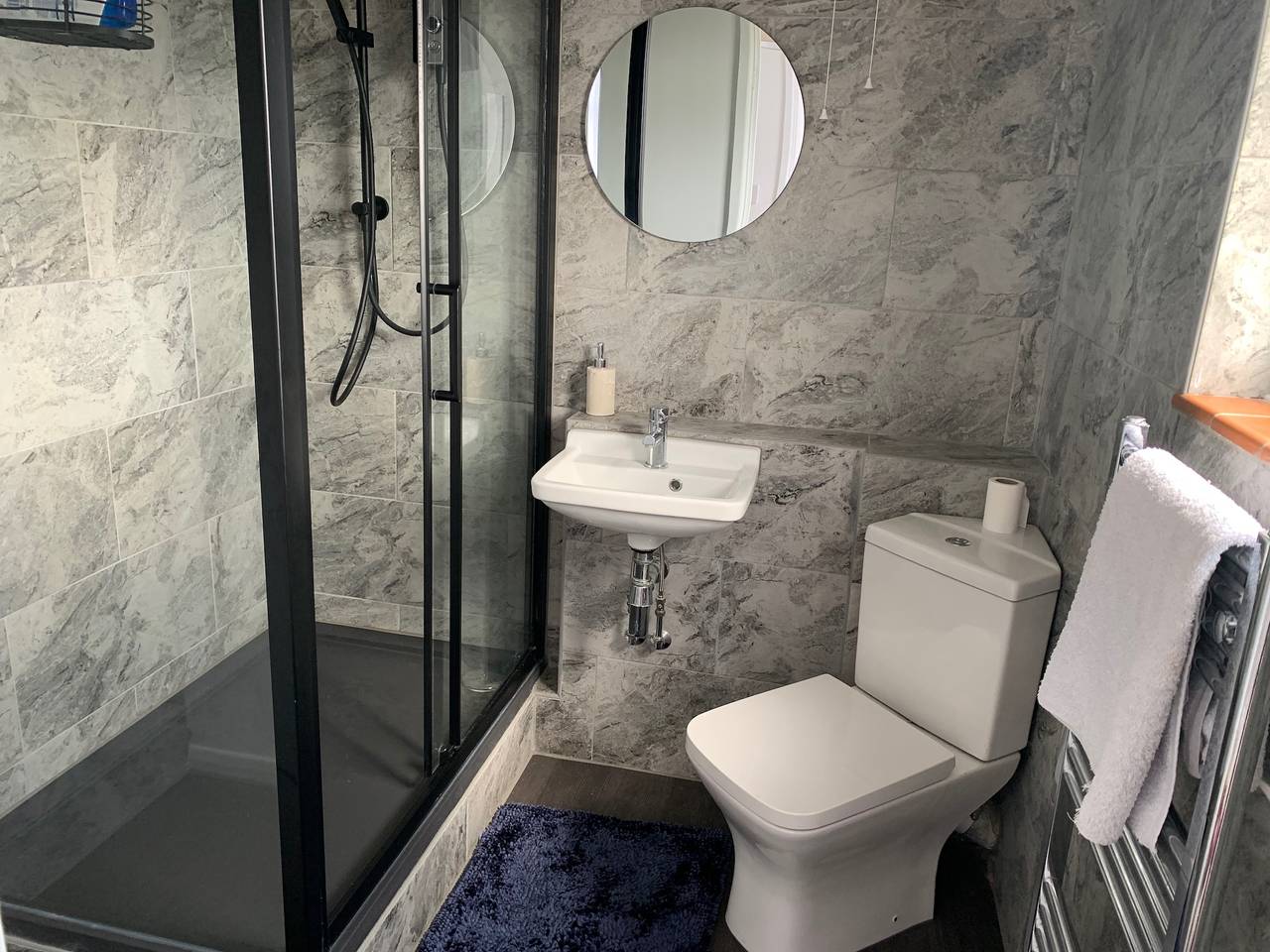 2 Bed-Sleeps 4-Parking-Pets-10 min walk to Beach in Falmouth (Cornwall), Cornwall